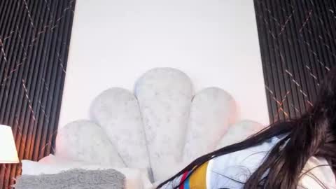 Snapshot of valenrosse_ chatting on 07-03-26, 11:27 Valen online show from 07-03-26, 11:27