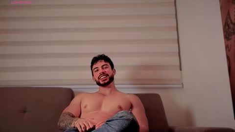 valenthinoking online show from 10-26-25, 05:57