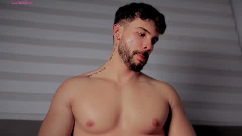 valenthinoking online show from 11-17-25, 03:23