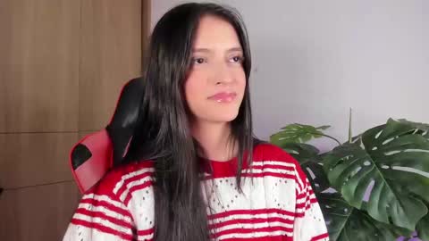Snapshot of valentina69t chatting on 02-14-25, 01:13 Valentina Torres online show from 02-14-25, 01:13