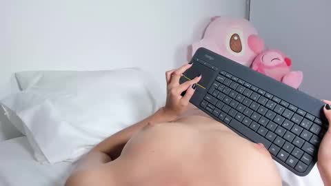 Snapshot of valentina69t chatting on 09-10-25, 04:34 Valentina Torres online show from 09-10-25, 04:34