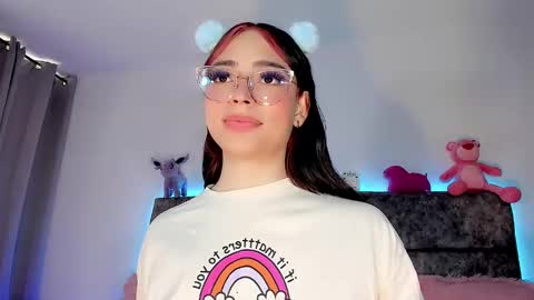 Snapshot of valentina_alba chatting on 01-05-25, 09:14 Valentina online show from 01-05-25, 09:14