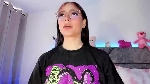 Snapshot of valentina_alba chatting on 01-13-25, 02:00 Valentina online show from 01-13-25, 02:00