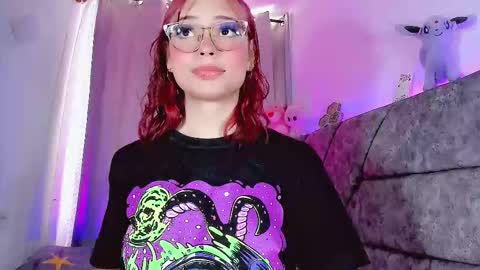 Snapshot of valentina_alba chatting on 10-12-25, 07:02 Valentina online show from 10-12-25, 07:02