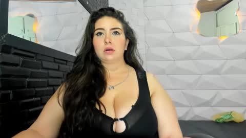 Valentina online show from 01-25-25, 12:38