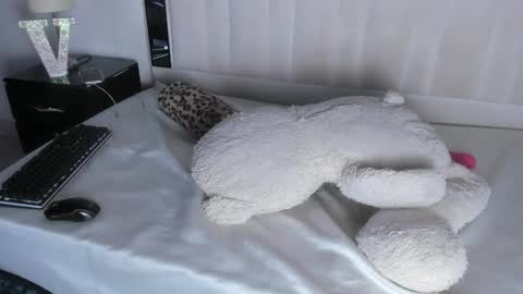 Valentina online show from 11-17-25, 01:17