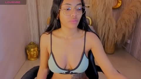 Snapshot of valentina_gomez_s chatting on 07-03-26, 12:33 Valentina online show from 07-03-26, 12:33