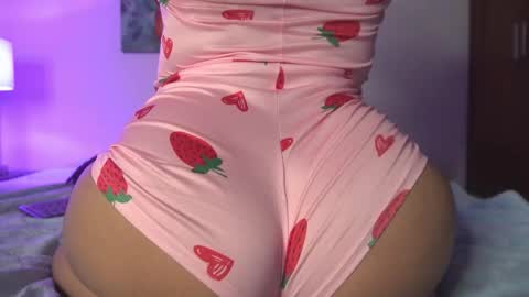 VALENTINA online show from 10-28-25, 11:29