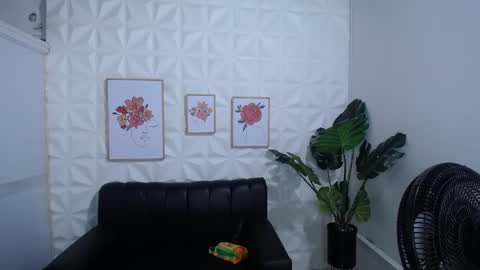 Valentina  online show from 02-21-25, 10:37