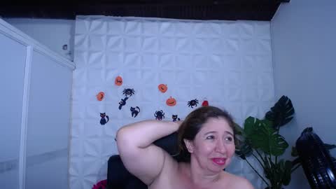Valentina  online show from 10-20-25, 06:08