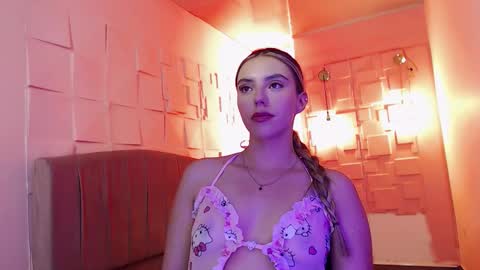 Snapshot of valentina_red18 chatting on 02-06-26, 04:10 Valentina online show from 02-06-26, 04:10