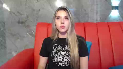 Snapshot of valentina_red18 chatting on 03-04-26, 09:54 Valentina online show from 03-04-26, 09:54