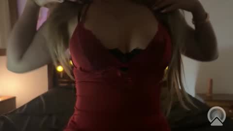 Snapshot of valentina_x3 chatting on 04-12-26, 10:42 valentina_x3 online show from 04-12-26, 10:42