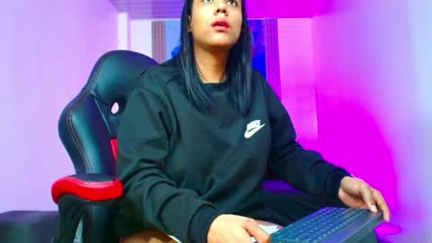 valentina_y_sneiderr online show from 04-17-26, 10:35