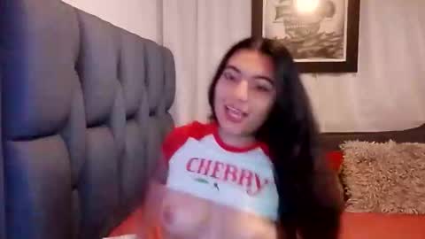 Snapshot of valentinasmith18 chatting on 05-21-26, 11:56 valentinasmith18 online show from 05-21-26, 11:56