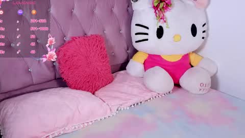 Snapshot of valentine_sweety chatting on 02-14-26, 10:06 Valentine online show from 02-14-26, 10:06