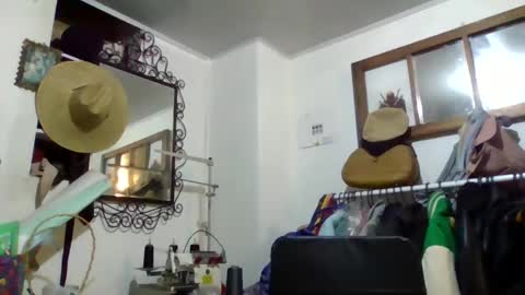 Snapshot of valentine_xo chatting on 03-09-25, 12:42 Val online show from 03-09-25, 12:42