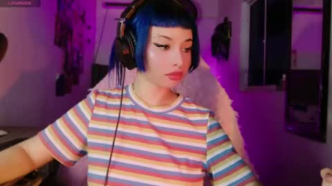 Danielle  Please help me to reach 300 thumbs up online show from 11-14-25, 10:03