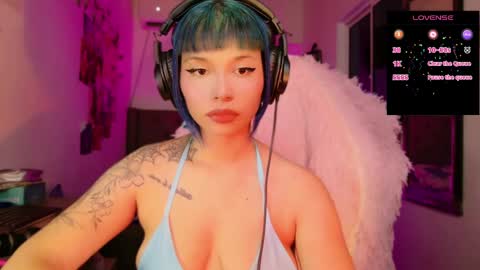 Snapshot of valentinna_5 chatting on 12-21-25, 07:04 Danielle Please help me to reach 300 thumbs up online show from 12-21-25, 07:04