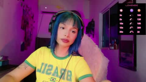 Snapshot of valentinna_5 chatting on 12-22-25, 03:03 Danielle Please help me to reach 300 thumbs up online show from 12-22-25, 03:03