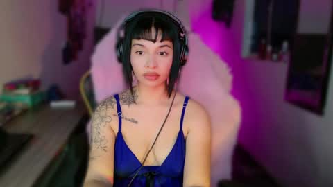 Snapshot of valentinna_5 chatting on 01-08-26, 07:54 Danielle Please help me to reach 300 thumbs up online show from 01-08-26, 07:54