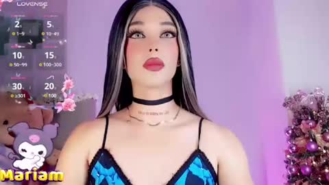 Snapshot of valentinne_marian chatting on 12-22-24, 01:22 Marian online show from 12-22-24, 01:22