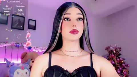 Snapshot of valentinne_marian chatting on 12-27-24, 05:52 Marian online show from 12-27-24, 05:52