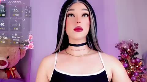 Snapshot of valentinne_marian chatting on 12-29-24, 09:39 Marian online show from 12-29-24, 09:39