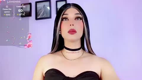 Snapshot of valentinne_marian chatting on 01-23-25, 12:09 Marian online show from 01-23-25, 12:09