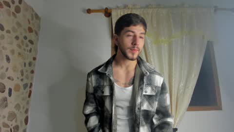 valentino online show from 01-09-25, 12:35