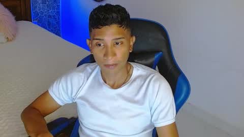 Mistery Guy online show from 12-15-25, 05:06