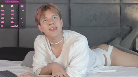 valentino moon online show from 12-29-24, 03:22