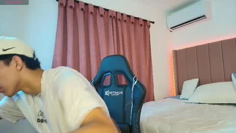 valentino_rey online show from 04-20-26, 12:08