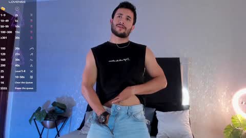 Valentino online show from 12-09-24, 05:40