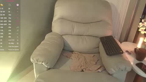 Valentino online show from 02-27-25, 02:10