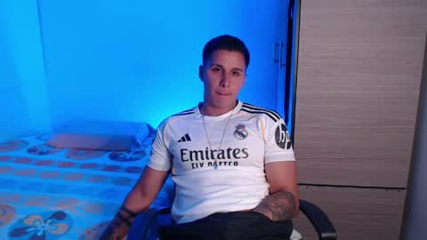 VALENTINO online show from 04-15-26, 10:43