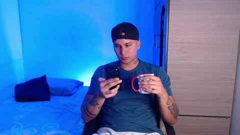 Snapshot of valentinosex_1 chatting on 07-10-26, 10:23 VALENTINO online show from 07-10-26, 10:23