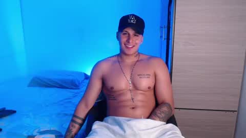 Snapshot of valentinosex_1 chatting on 07-21-26, 10:12 VALENTINO online show from 07-21-26, 10:12