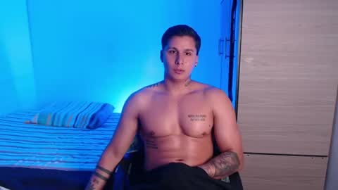 Snapshot of valentinosex_1 chatting on 08-09-26, 09:09 VALENTINO online show from 08-09-26, 09:09