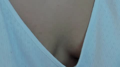 Snapshot of valentoro1 chatting on 01-10-25, 02:45 Vale Toro online show from 01-10-25, 02:45