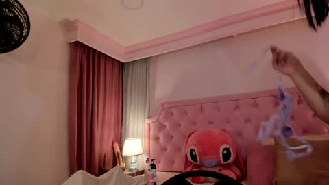 Snapshot of valentoro1 chatting on 01-19-25, 11:45 Vale Toro online show from 01-19-25, 11:45