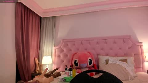 Snapshot of valentoro1 chatting on 02-15-25, 11:17 Vale Toro online show from 02-15-25, 11:17