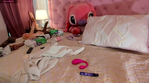 Snapshot of valentoro1 chatting on 02-16-25, 02:54 Vale Toro online show from 02-16-25, 02:54