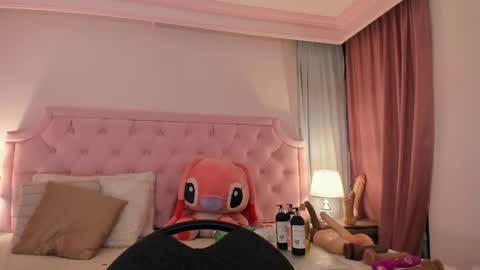 Snapshot of valentoro1 chatting on 02-17-25, 12:16 Vale Toro online show from 02-17-25, 12:16