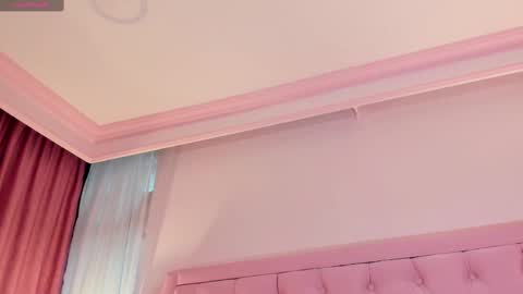 Snapshot of valentoro1 chatting on 02-19-25, 04:00 Vale Toro online show from 02-19-25, 04:00