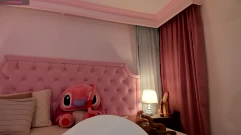 Snapshot of valentoro1 chatting on 03-10-25, 12:04 Vale Toro online show from 03-10-25, 12:04