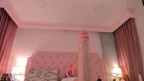 Snapshot of valentoro1 chatting on 09-19-25, 11:55 Vale Toro online show from 09-19-25, 11:55