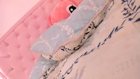 Snapshot of valentoro1 chatting on 09-29-25, 01:49 Vale Toro online show from 09-29-25, 01:49