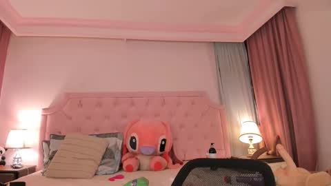 Snapshot of valentoro1 chatting on 10-06-25, 12:13 Vale Toro online show from 10-06-25, 12:13