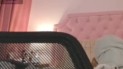 Snapshot of valentoro1 chatting on 11-16-25, 11:27 Vale Toro online show from 11-16-25, 11:27